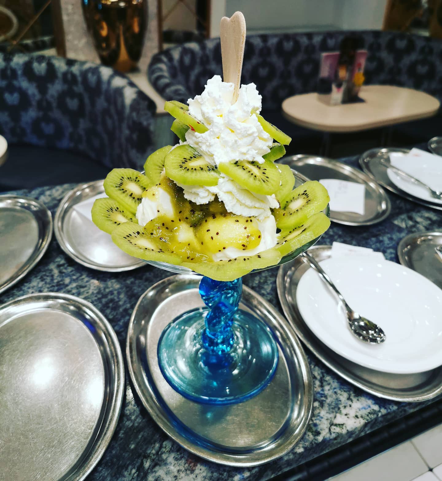 Kiwi Eisbecher